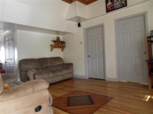 415 Cedar St, Aurora, IL 60506 photo 9