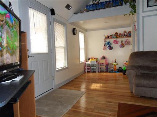 415 Cedar St, Aurora, IL 60506 photo 7