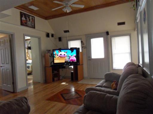 415 Cedar St, Aurora, IL 60506 photo 8
