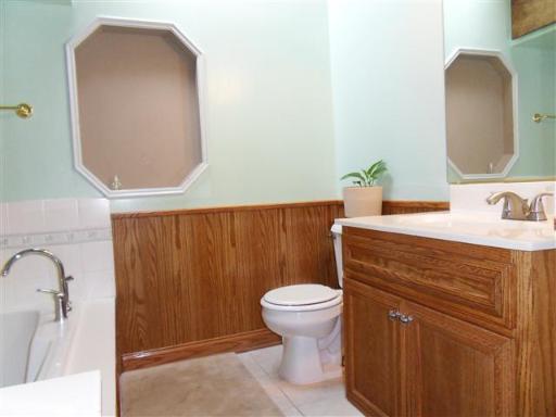 415 Cedar St, Aurora, IL 60506 photo 13