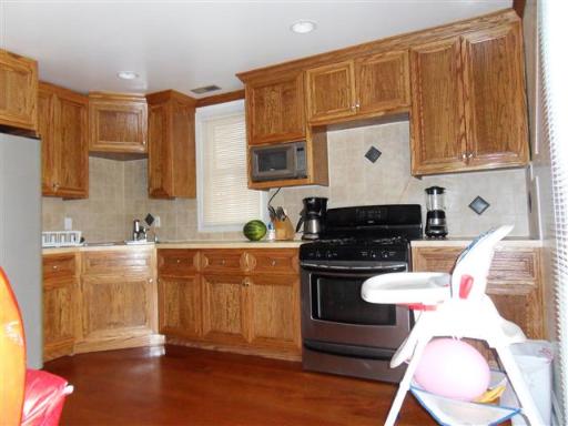 415 Cedar St, Aurora, IL 60506 photo 5