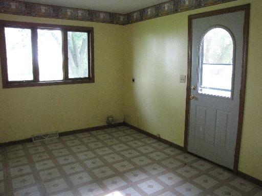 8488 Fairview Dr W, Dekalb, IL 60115 photo 6