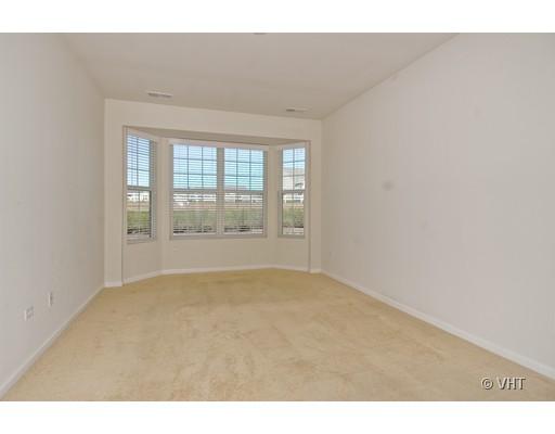 2874 Edgewater Dr, Elgin, IL 60124 photo 6