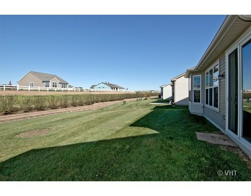 2874 Edgewater Dr, Elgin, IL 60124 photo 10