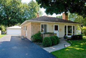 409 Marshall Rd, Northbrook, IL 60062 photo 1