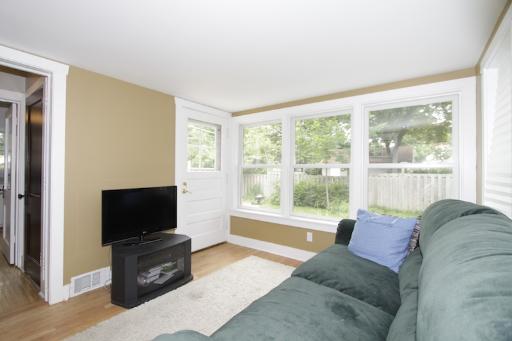 210 W Morse Ave, Bartlett, IL 60103 photo 8