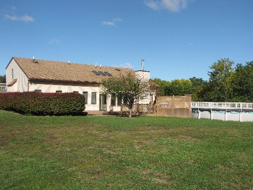 3900 Dixon Dr, Morris, IL 60450 photo 2