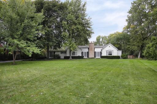 20 E Laurel Ave, Lake Forest, IL 60045 photo 2