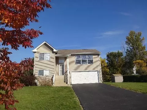 1002 Joshua Tree Dr, Harvard, IL 60033 photo 1