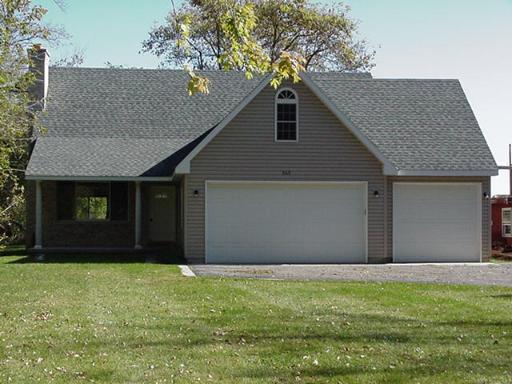 240 Riverview Dr, Algonquin, IL 60102 photo 1