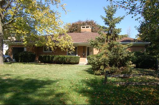 532 E 10th St, Lockport, IL 60441 photo 1