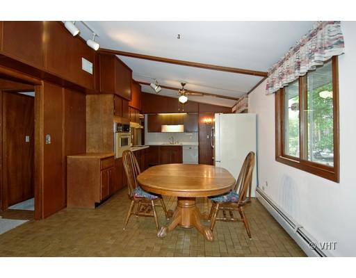 9812 Haegers Bend Rd, Algonquin, IL 60102 photo 4