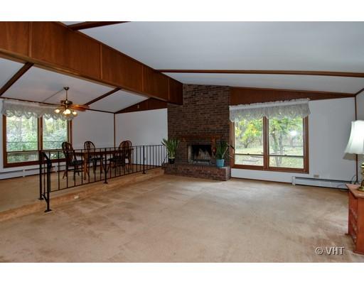 9812 Haegers Bend Rd, Algonquin, IL 60102 photo 3
