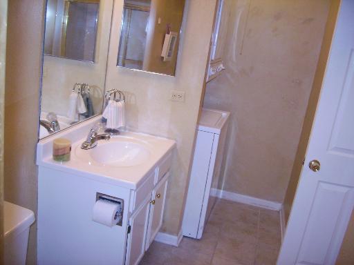 3255 Kirchoff Rd #106, Rolling Meadows, IL 60008 photo 11