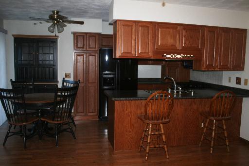 1081 Grenada Dr, Aurora, IL 60506 photo 4