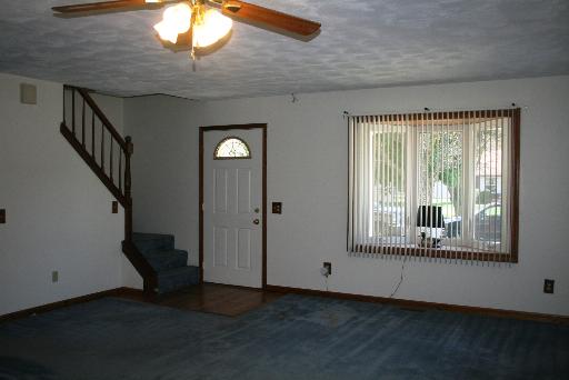 1081 Grenada Dr, Aurora, IL 60506 photo 2