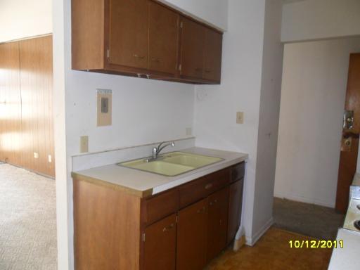 605 N Wolf Rd #E12, Hillside, IL 60162 photo 4