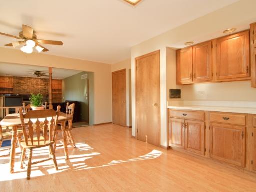 39 W249 Chisholm Trl, Elgin, IL 60123 photo 3