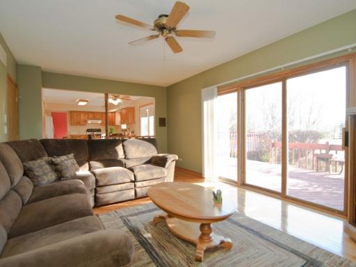 39 W249 Chisholm Trl, Elgin, IL 60123 photo 5