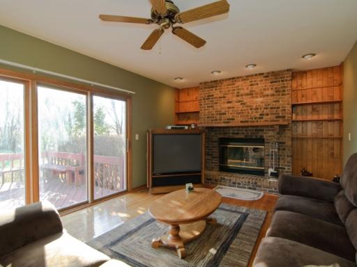 39 W249 Chisholm Trl, Elgin, IL 60123 photo 4