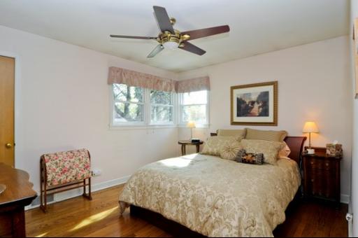 238 N Wolf Rd, Des Plaines, IL 60016 photo 6