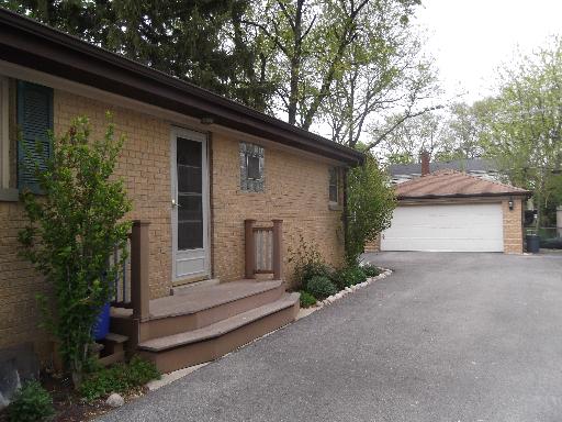 809 S Spring Rd, Elmhurst, IL 60126 photo 3