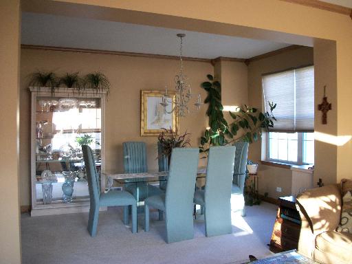 3130 Holden St, Elgin, IL 60124 photo 4