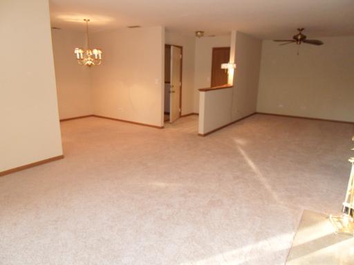 735 Waverly Dr #C, Elgin, IL 60120 photo 2