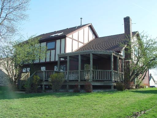 4900 Castaway Ln, Hoffman Estates, IL 60010 photo 2
