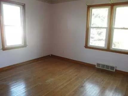 172 E 3rd St, Depue, IL 61322 photo 5