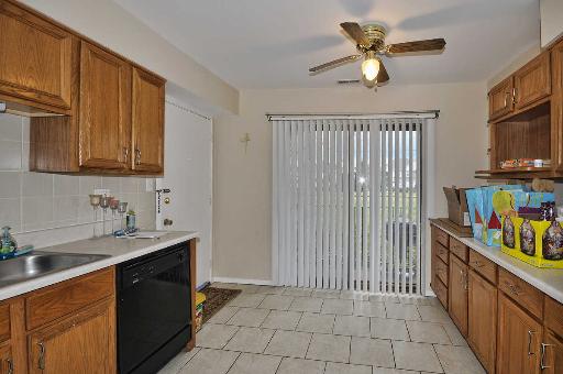 9350 Hamilton Ct #A, Des Plaines, IL 60016 photo 8