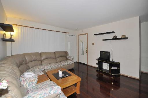 9350 Hamilton Ct #A, Des Plaines, IL 60016 photo 3
