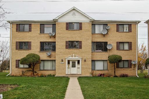 9350 Hamilton Ct #A, Des Plaines, IL 60016 photo 1