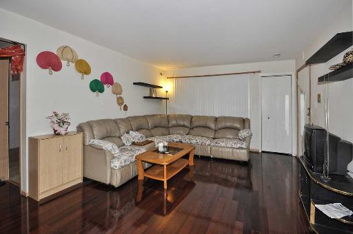 9350 Hamilton Ct #A, Des Plaines, IL 60016 photo 5