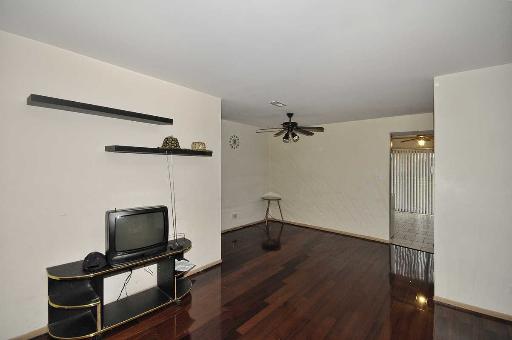 9350 Hamilton Ct #A, Des Plaines, IL 60016 photo 4