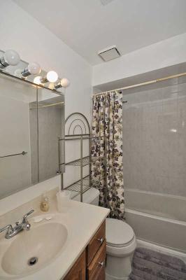 9350 Hamilton Ct #A, Des Plaines, IL 60016 photo 13