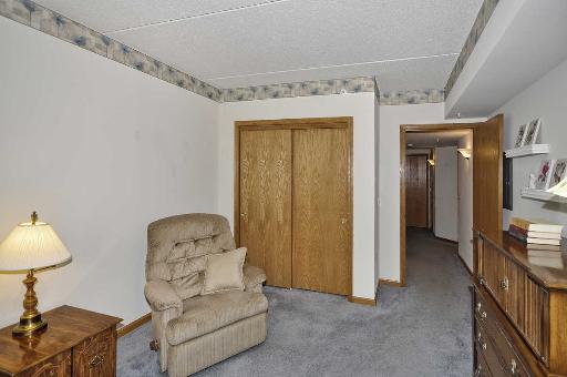 1327 E Washington St #402, Des Plaines, IL 60016 photo 12