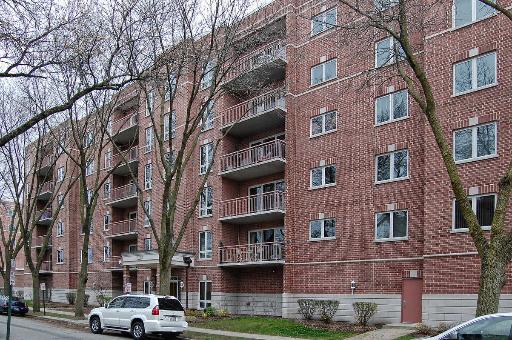 1327 E Washington St #402, Des Plaines, IL 60016 photo 1