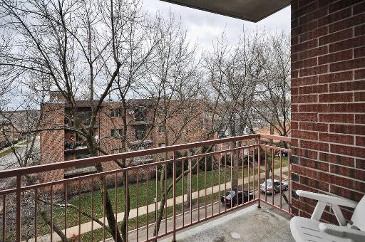 1327 E Washington St #402, Des Plaines, IL 60016 photo 14