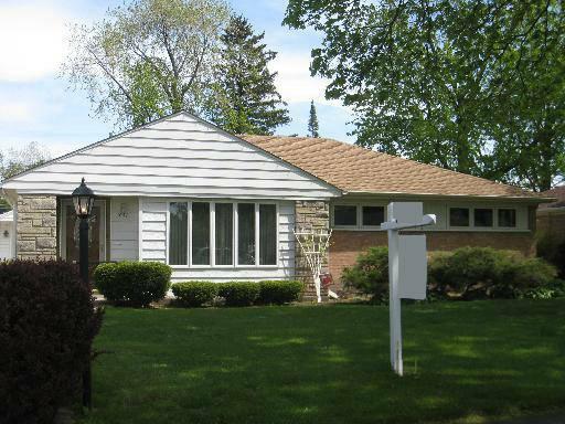 1047 E Villa Dr, Des Plaines, IL 60016 photo 1