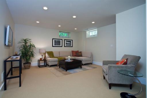 1219 E 50th St, Chicago, IL 60615 photo 14
