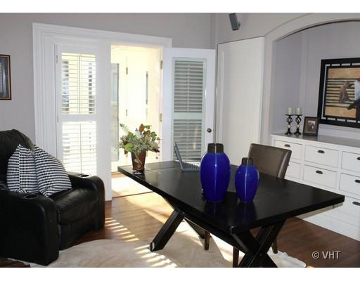 57 Elm St, Chicago, IL 60610 photo 9