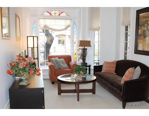 57 Elm St, Chicago, IL 60610 photo 2