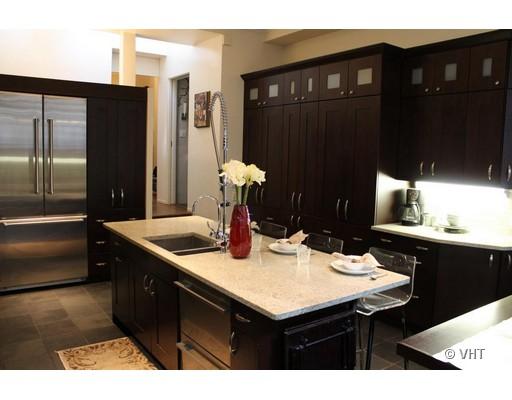 57 Elm St, Chicago, IL 60610 photo 3