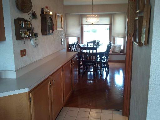 4311 Forest Glen Dr, Hoffman Estates, IL 60192 photo 8