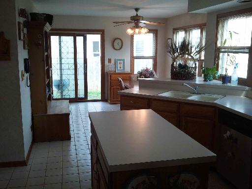 4311 Forest Glen Dr, Hoffman Estates, IL 60192 photo 6