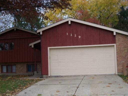 1229 Countryside Dr, Elgin, IL 60123 photo 2