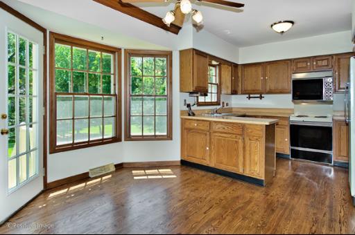 220 Wakeman Ave, Wheaton, IL 60187 photo 5
