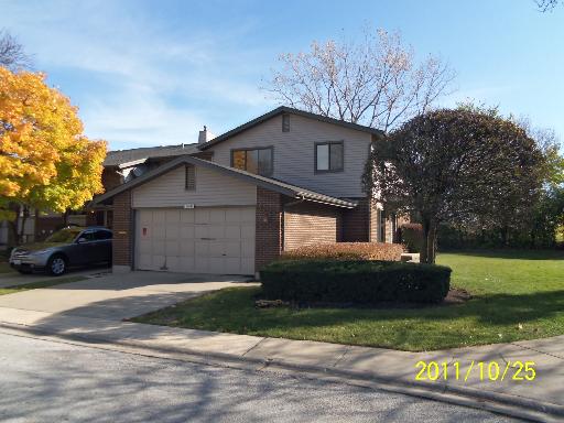 18643 Golfview Dr, Hazel Crest, IL 60429 photo 1