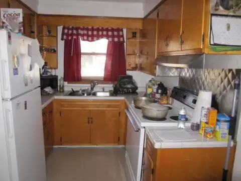 641 Illinois, Elgin, IL 60120 photo 2